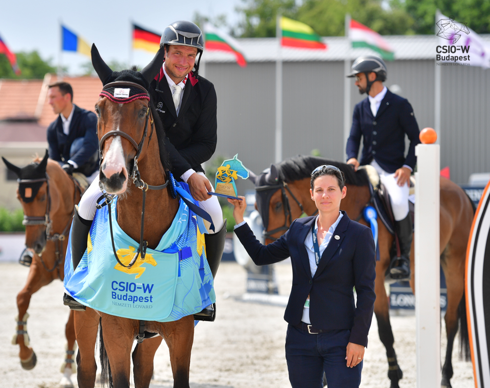 Austrian Rider Takes Gold in the Prize Presented by M4 Sport